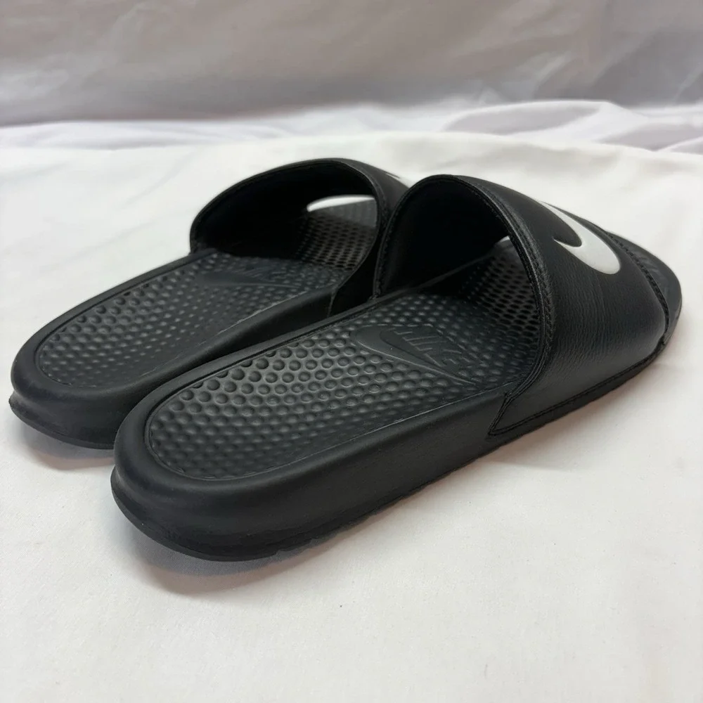Nike excellent preowned